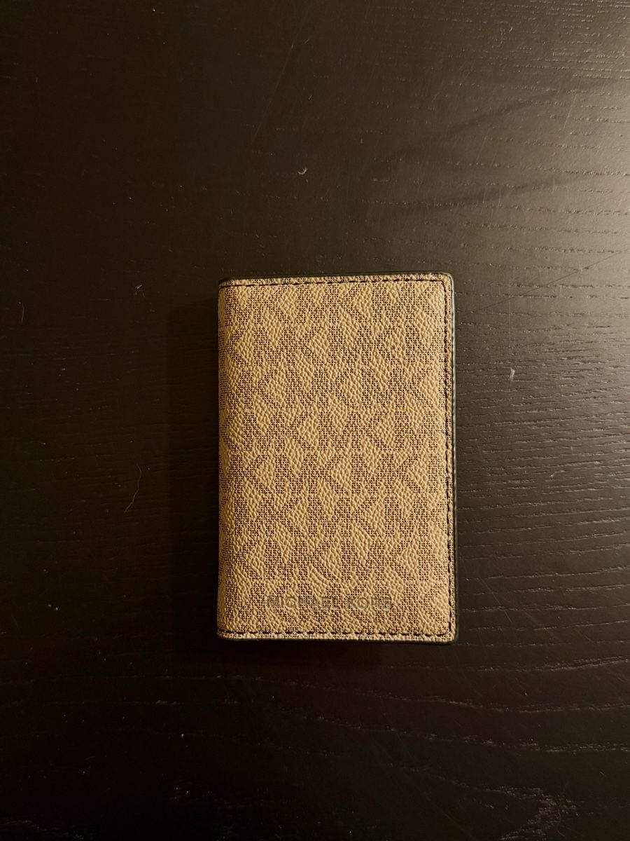 Portafogli: Michael Kors Cardholder – Usato da Dulliken venduto da slb3009