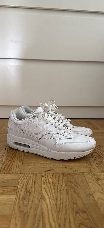 Chaussures hommes: Nike Air Sneaker weiss Gr. 40 – D'occasion à Arlesheim par schoop. 1
