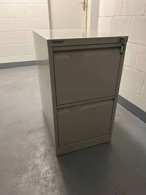 BISLEY Stahlschrank Universal E782A04B6355 silber 4 Fachböden 60,0 x 40 BISLEY Stahlschrank Universal E782A04B6355 silber 4 Fachböden 60,0 x 40