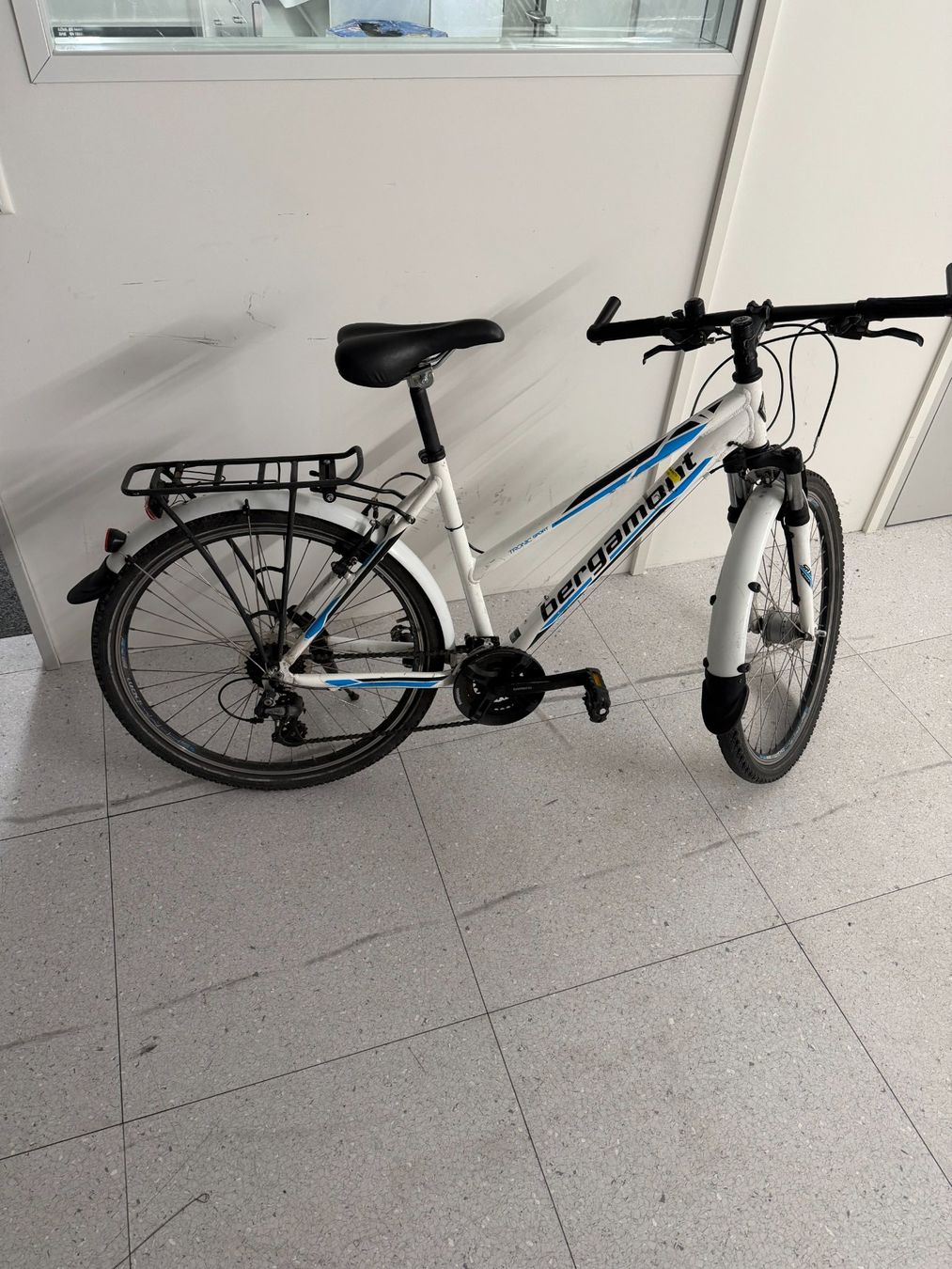 Biciclette: City-Bike Gebraucht!! – Usato da Schwerzenbach venduto da Fachhaus_Logistik