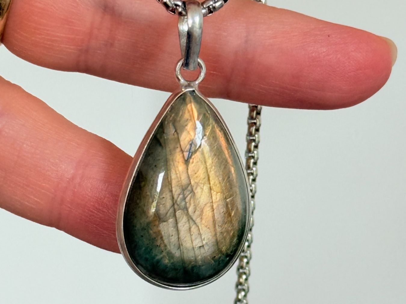 Colliers: Collier avec Labradorite – Neuf avec emballage d'origine à Genève par AWWA