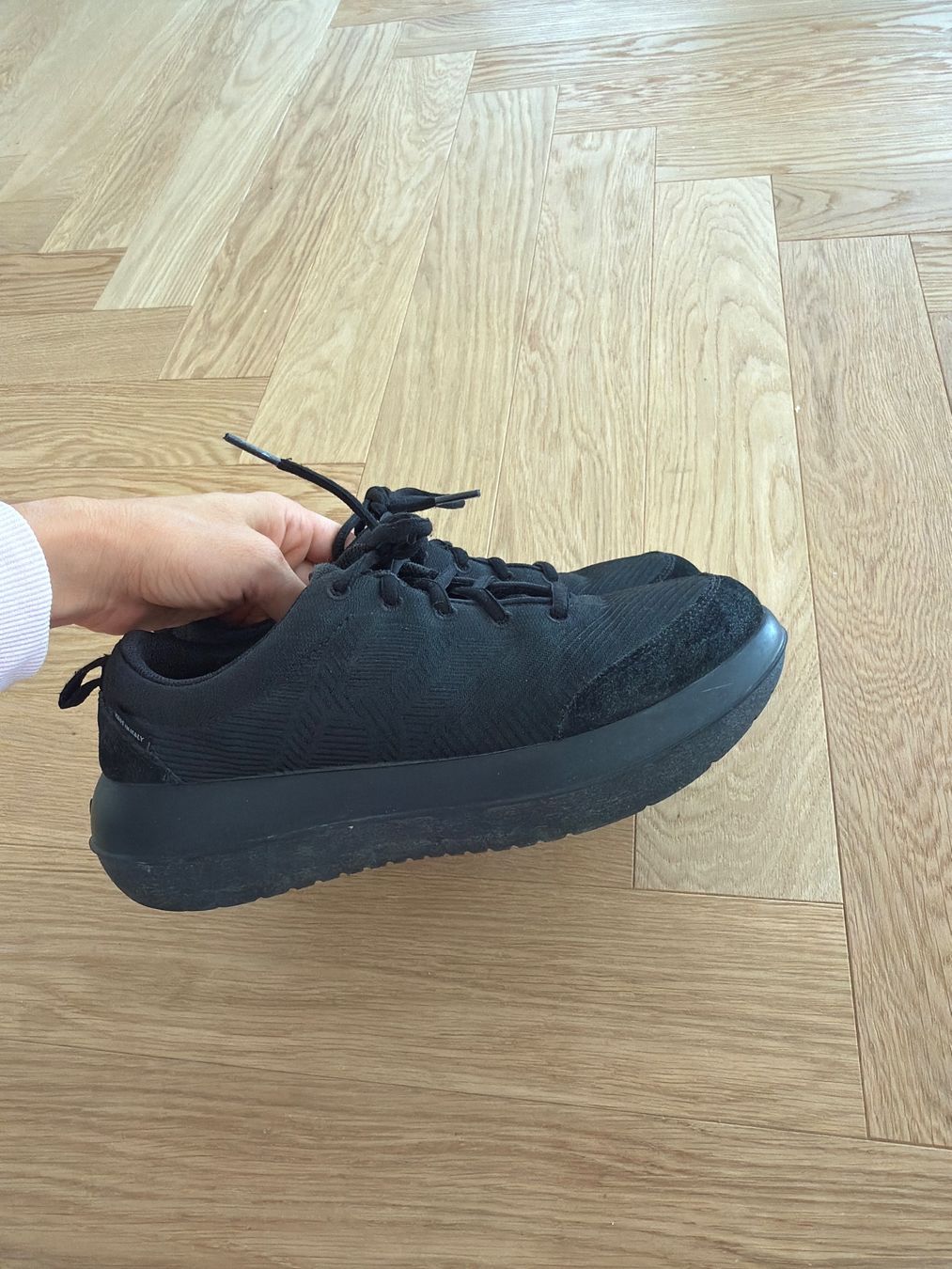Kybun Chaussures femmes: Kybun Sneaker mit Wildleder 38 1/3 – D'occasion à Roggwil TG par est_r5x7