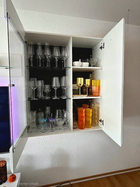 Mobili TV: Moderne weisse Wohnwand  – Usato da Winterthur venduto da cekewi 3
