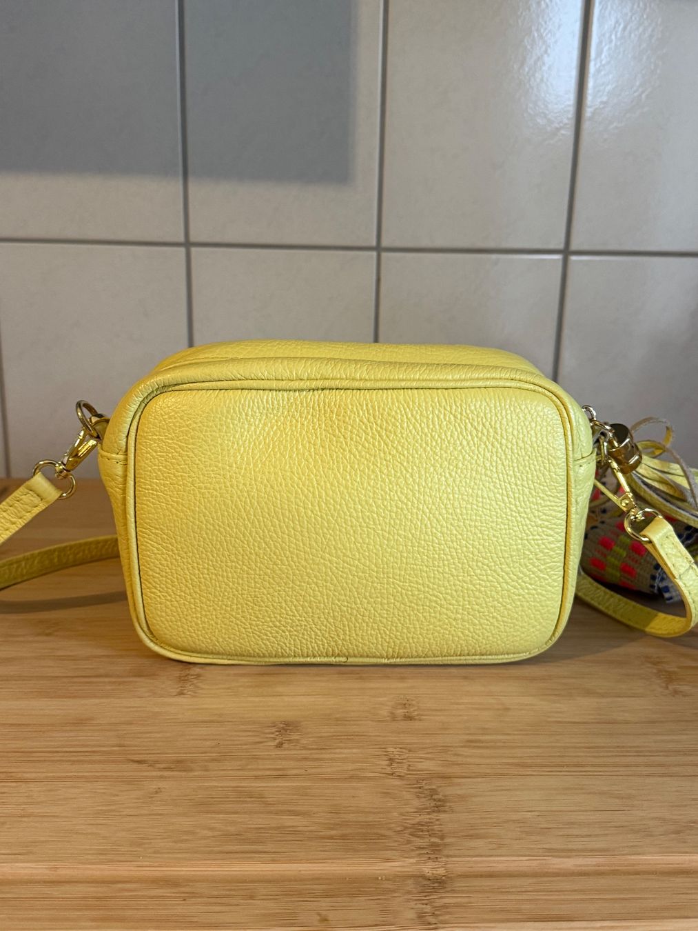 Borse: Crossbody Tasche mit Wechselgurt – Usato da Basel venduto da zukk_ 4