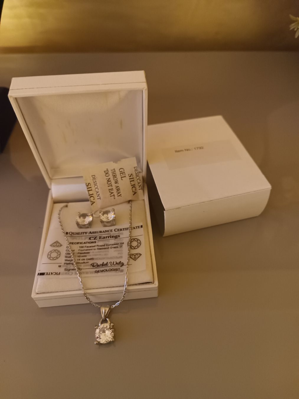 Catenine: Rhodium Halskette mit 2 stk Ohrringe – Nuovo (secondo la descrizione) da Frümsen venduto da Swissline90
