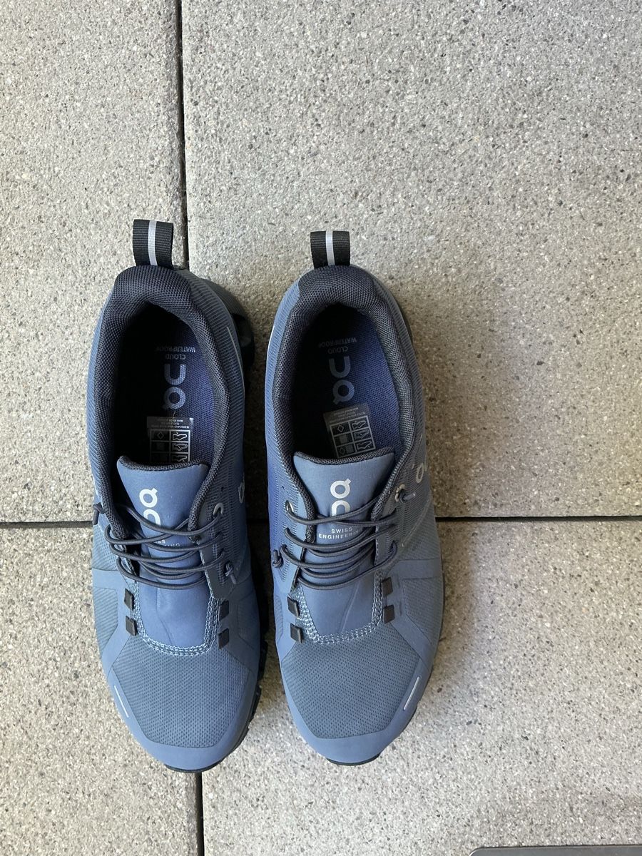 On Chaussures hommes: ON Cloud Waterproof Laufschuhe Grösse 40.5 neu – D'occasion à Kriens par sunny9193