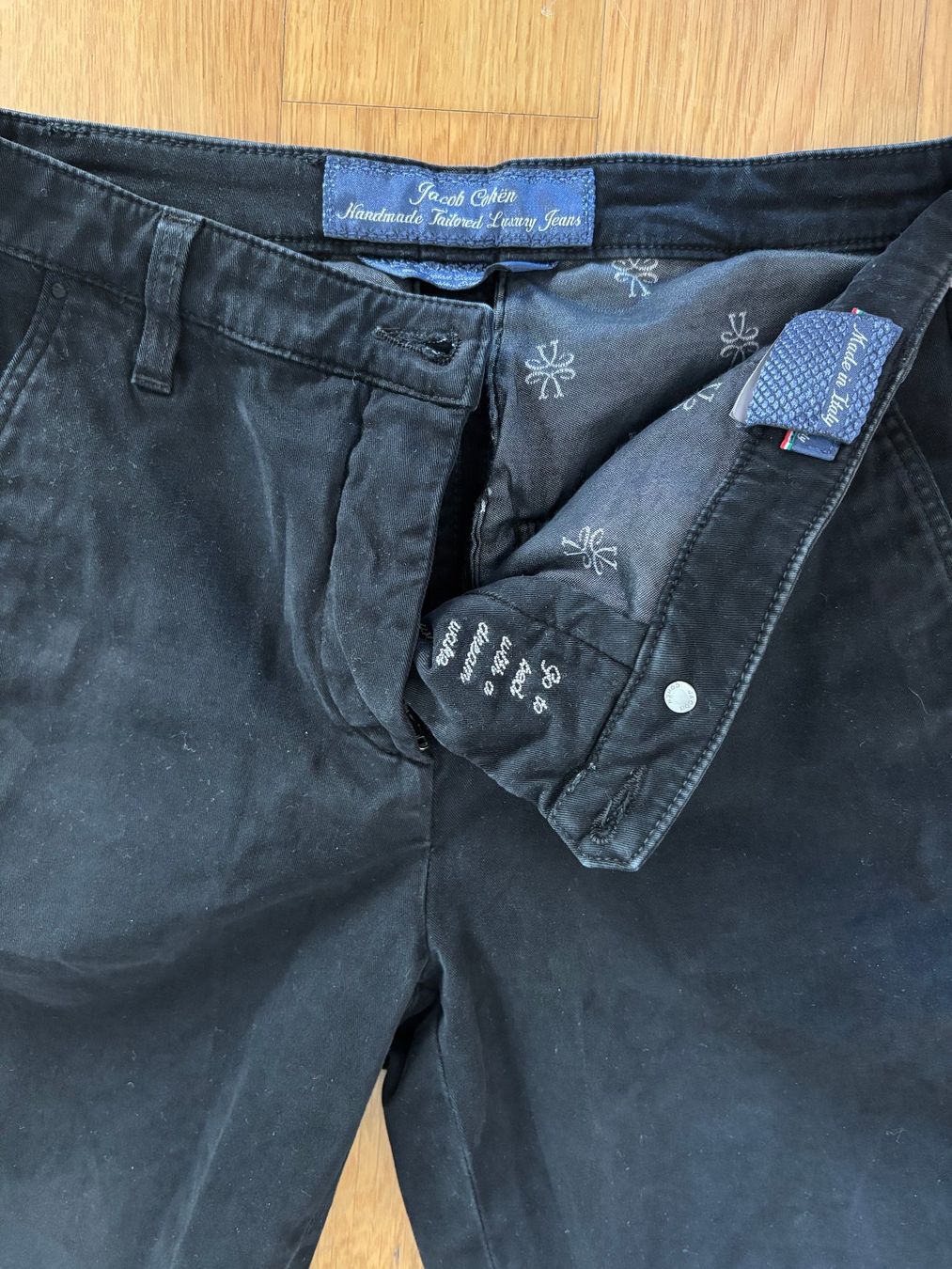 Pantaloni: JACOB COHEN 7/8 Hosen – Usato da Zürich venduto da Qwint_Rellah 2