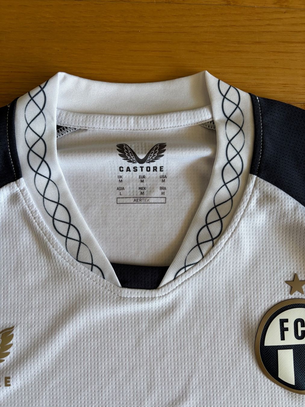Canottiere & Pantaloni: FCZ Trikot – Usato da Otelfingen venduto da hun_7ytk 1