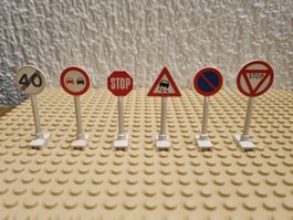 Lego 6x Verkehrsschilder / Schilder / Strassenschilder
