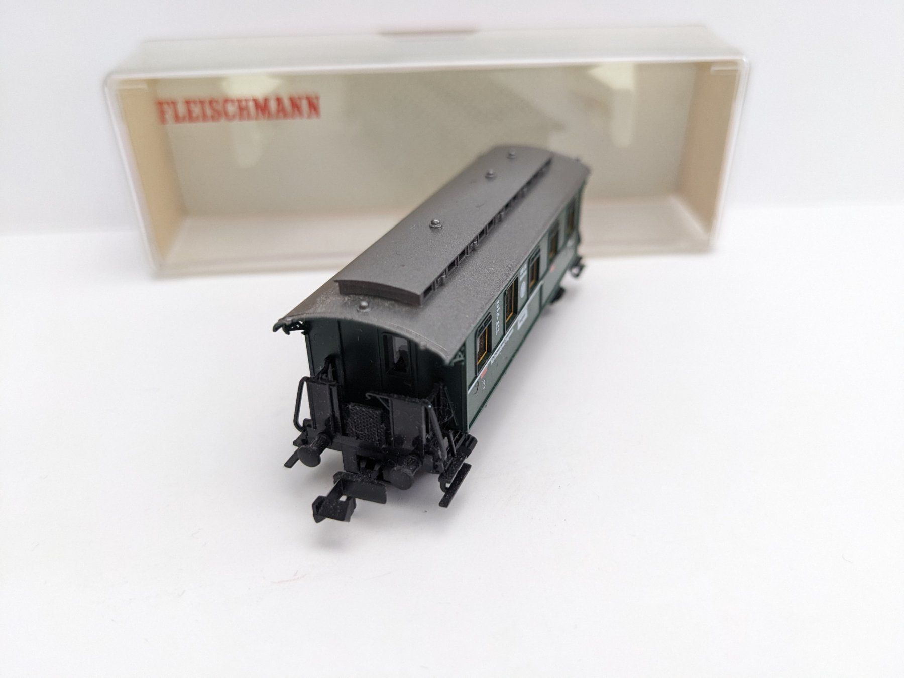 Fleischmann Modelleisenbahnen: Fleischmann Piccolo 8067 Personenwagen N – Gebraucht aus Gland von  2
