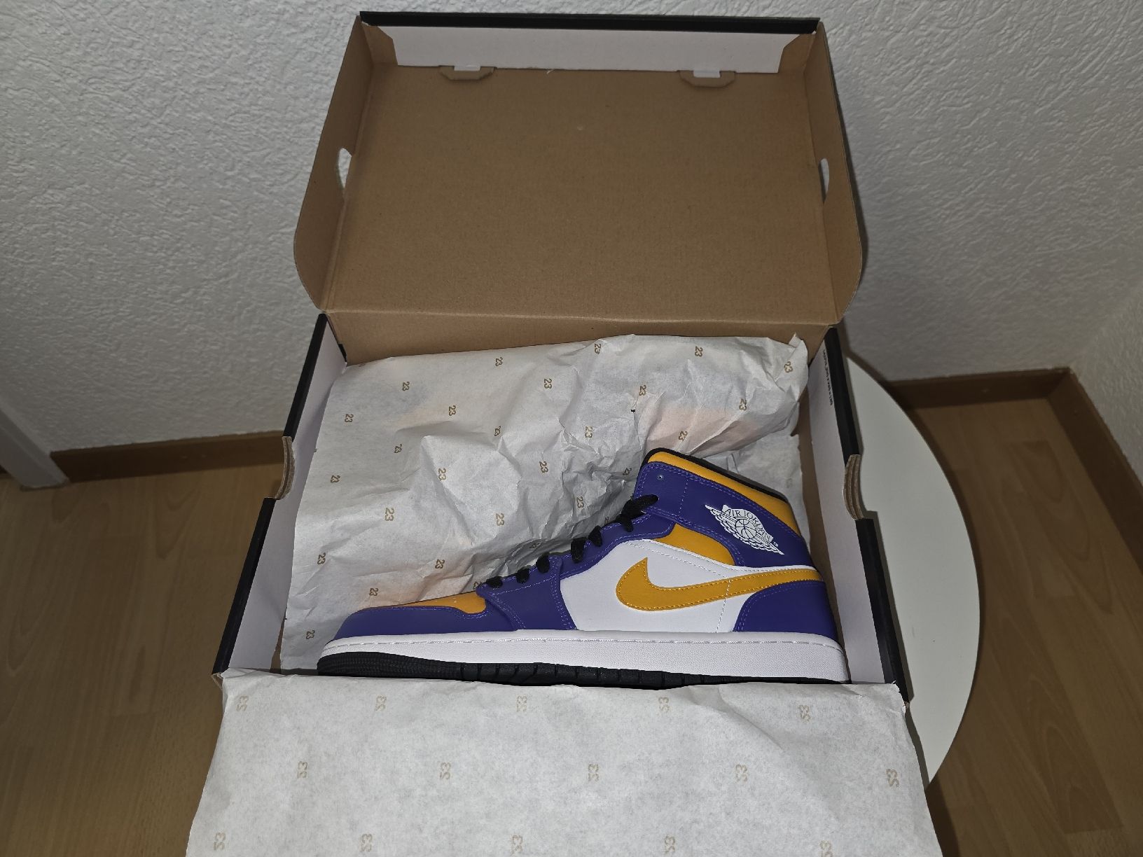 Jordan Scarpe da uomo: Jordan 1 Mid Lakers – Nuovo (secondo la descrizione) da Messen venduto da ste_bsk5 3