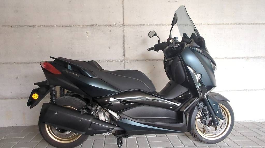 Scooters: YAMAHA X-MAX 300 TECH-MAX  – Gebraucht aus Mergoscia von onl_tq52 2