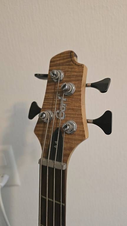 Cort Strumenti musicali: Basse Cort Artisan A4 (2007) Excellent état – Usato da Lausanne venduto da yan_lm5h 1