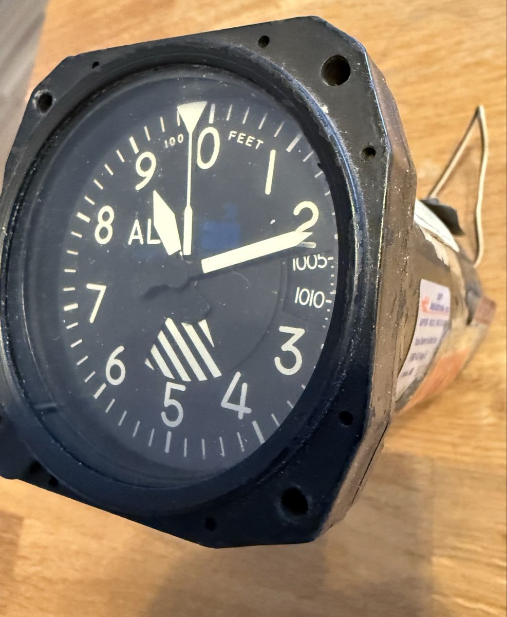 Mesurer: Altimeter Encoder Höhenmesser Flugzeug  – D'occasion à Goldach par Messerguru