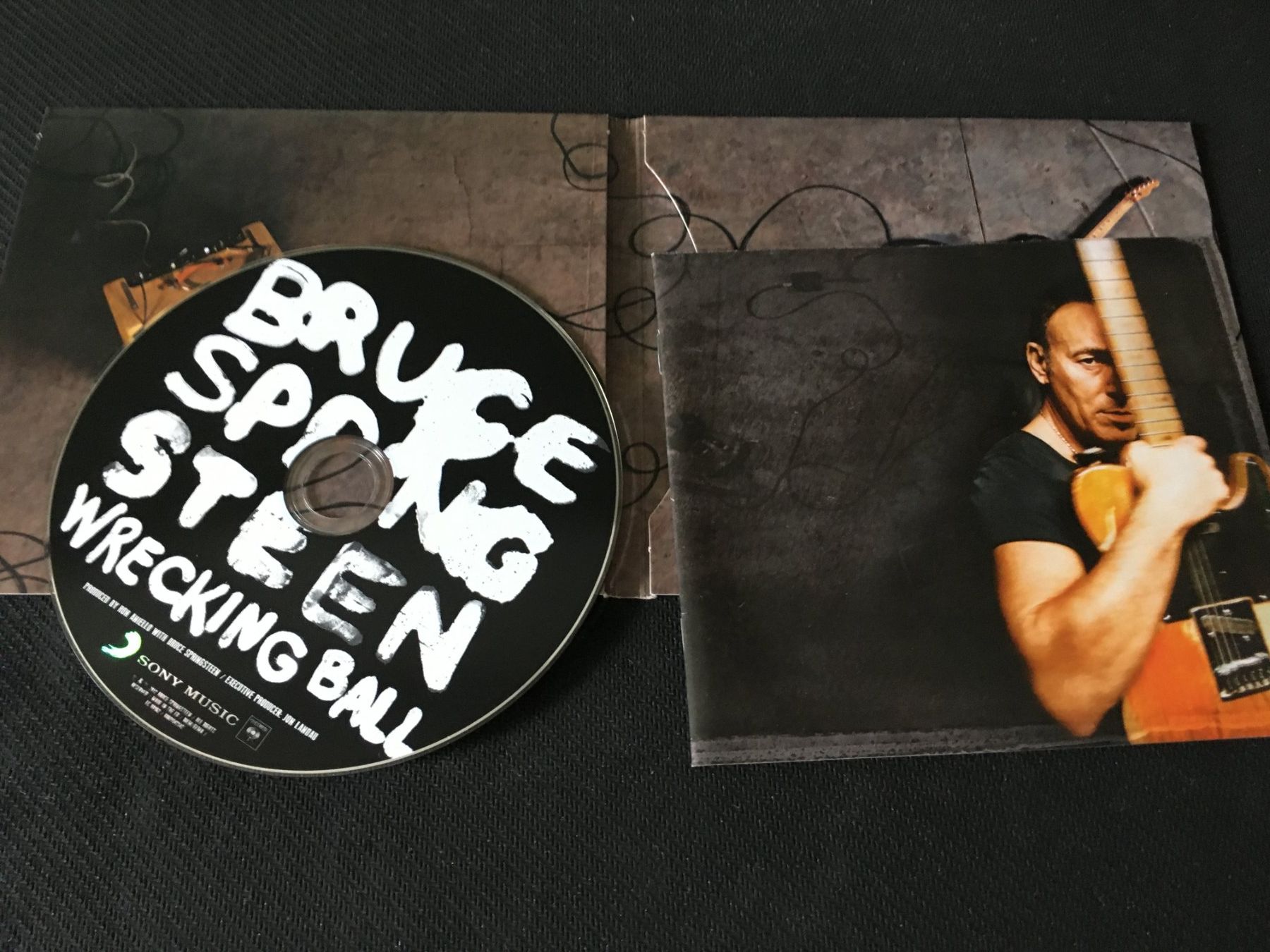 CD: Bruce Springsteen - Wrecking Ball -CD- Digipak – Usato da St.Gallen venduto da MedienJoe 1