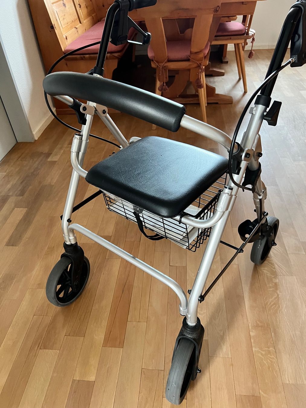 Ausili per la deambulazione: Rollator NOVA – Usato da Grüt (Gossau ZH) venduto da Isammy 1