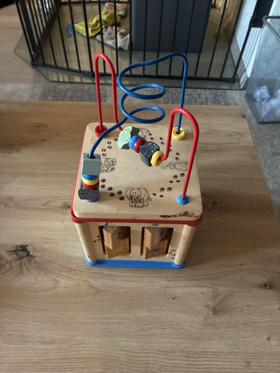 Giocattoli: Wooden Activity Cube Busy Board Good Condition – Usato da Niederbipp venduto da mka_65kg