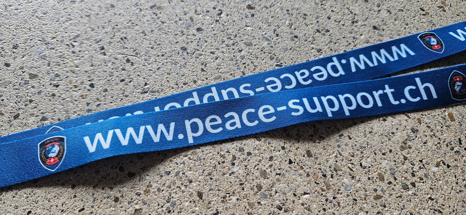 Schweizer Armee Placchette & Badge: *** Schlüsselanhänger Peace Support Schweiz *** – Nuovo e nell'imballaggio originale da Riedholz venduto da fr_sIruP 2