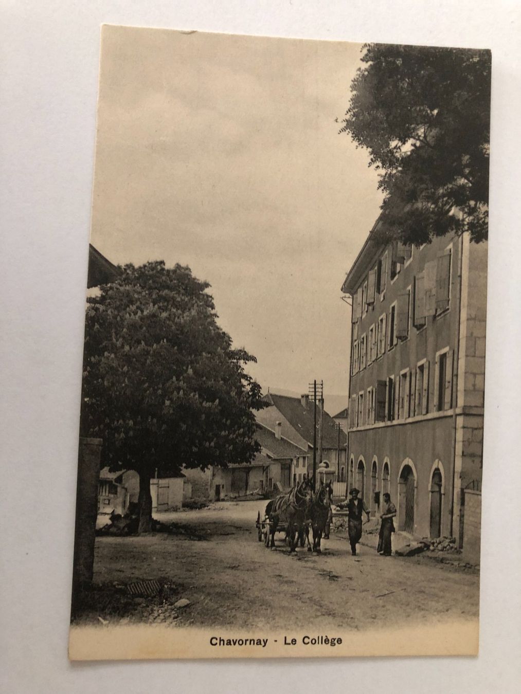 Cartoline postali: Chavornay - Le College  (VD) – Usato da Pfäffikon ZH venduto da Waltoversand
