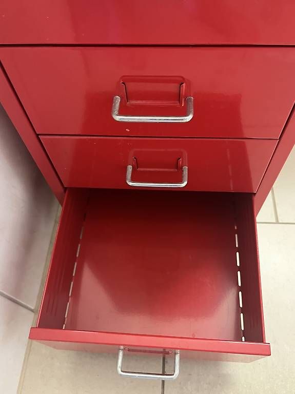 Korpus: Bürobeistellwagen / Rollcontainer mit Schubladen – Gebraucht aus Zürich von sophie_a3 1