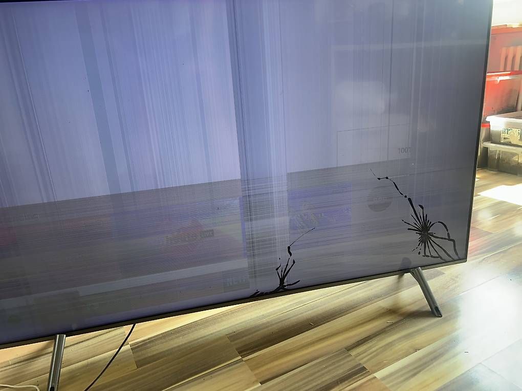 Samsung Fernseher: Samsung 55", Q6 Bildschirm defekt – Gebraucht aus Sulgen von Linmon07 1