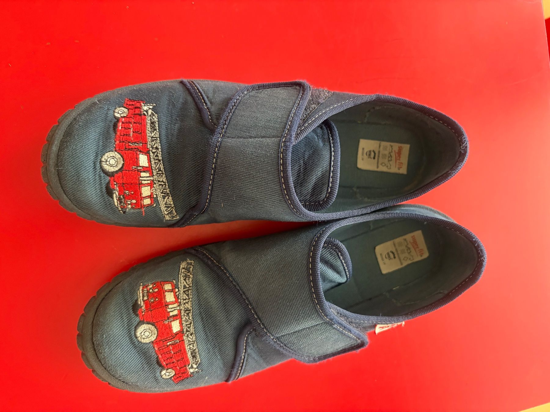 Superfit Scarpe per ragazzi: Kinder Hausschuhe blau Grösse 34 Superfit – Usato da Zug venduto da kat_d5nl