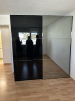 Schwebetürenschrank schwarz mit Spiegel guter Zustand