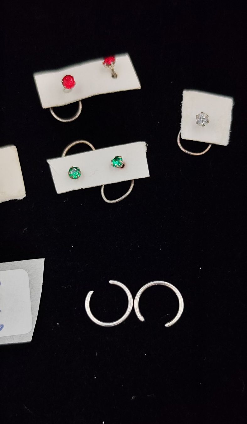 Gioielli per piercing: 9 Stück verschiedene Piercing Schmuck – Usato da Rorschacherberg venduto da snOOpydOg11 4