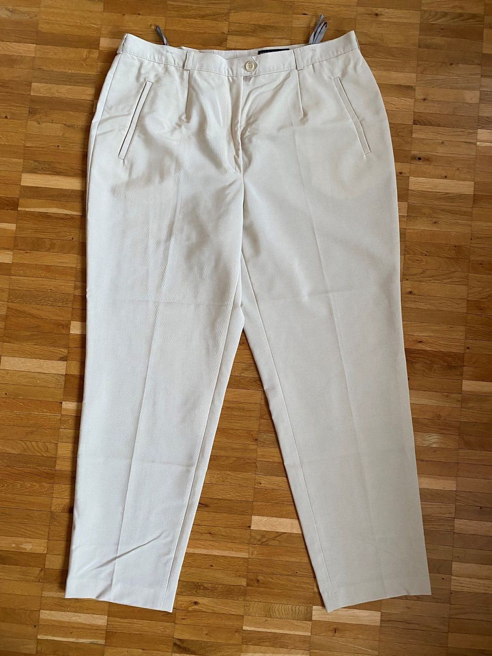 Pantaloni: Damen Hose Gr.40-42 Cremefarben – Usato da Kastanienbaum venduto da Muenchnerkindl1