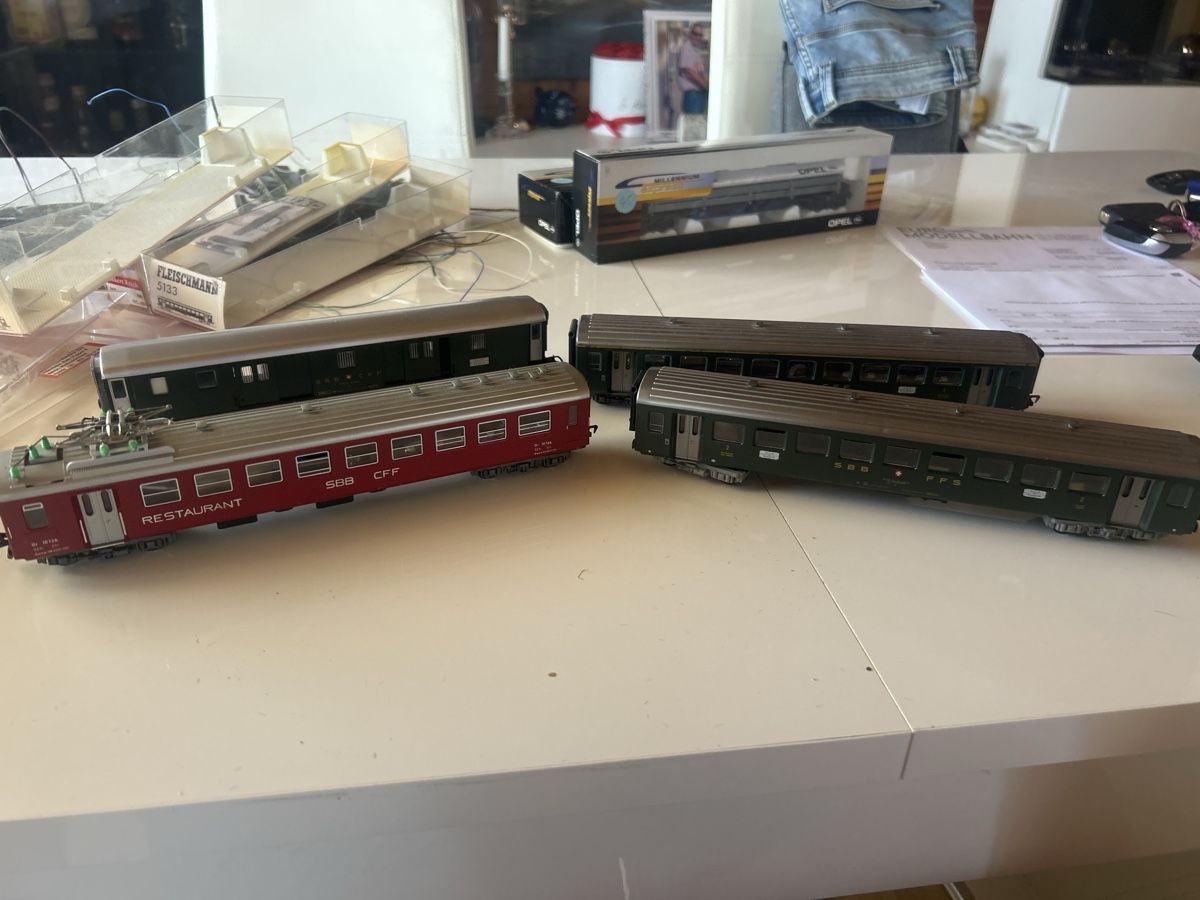 SBB/CFF/FFS Modellini di ferrovie: Schnellzugwagen SBB – Usato da Bözen venduto da Viloujack 1