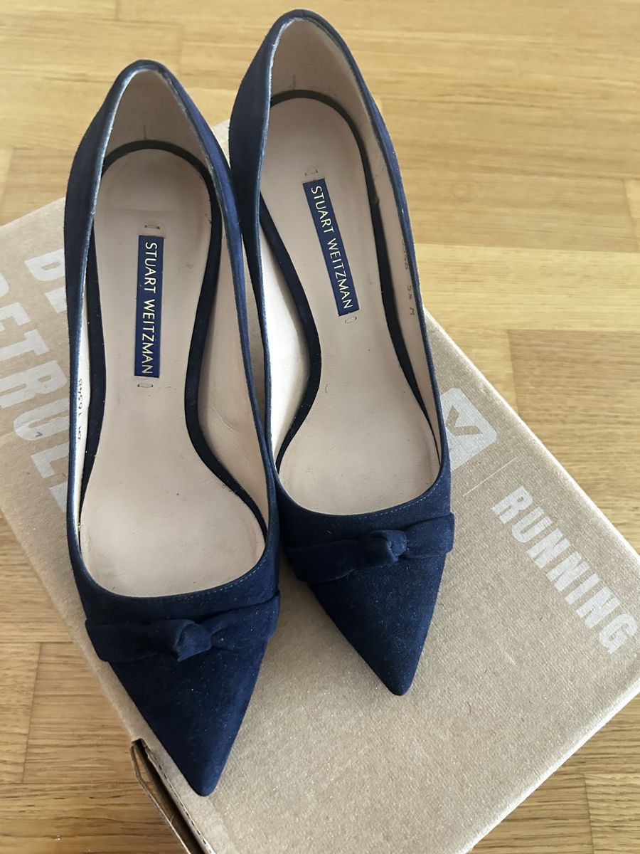 Stuart Weitzman Damenschuhe: Stuart Weitzman Navy Suede Bow Pumps Size 5.5 Used – Gebraucht aus Zug von day_9ph6