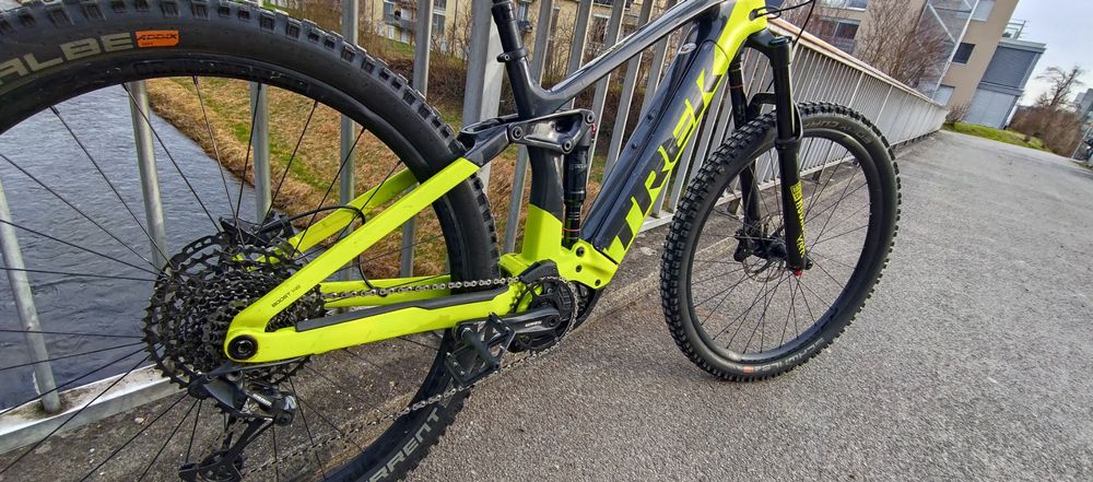 trek 9.7 carbon e bike