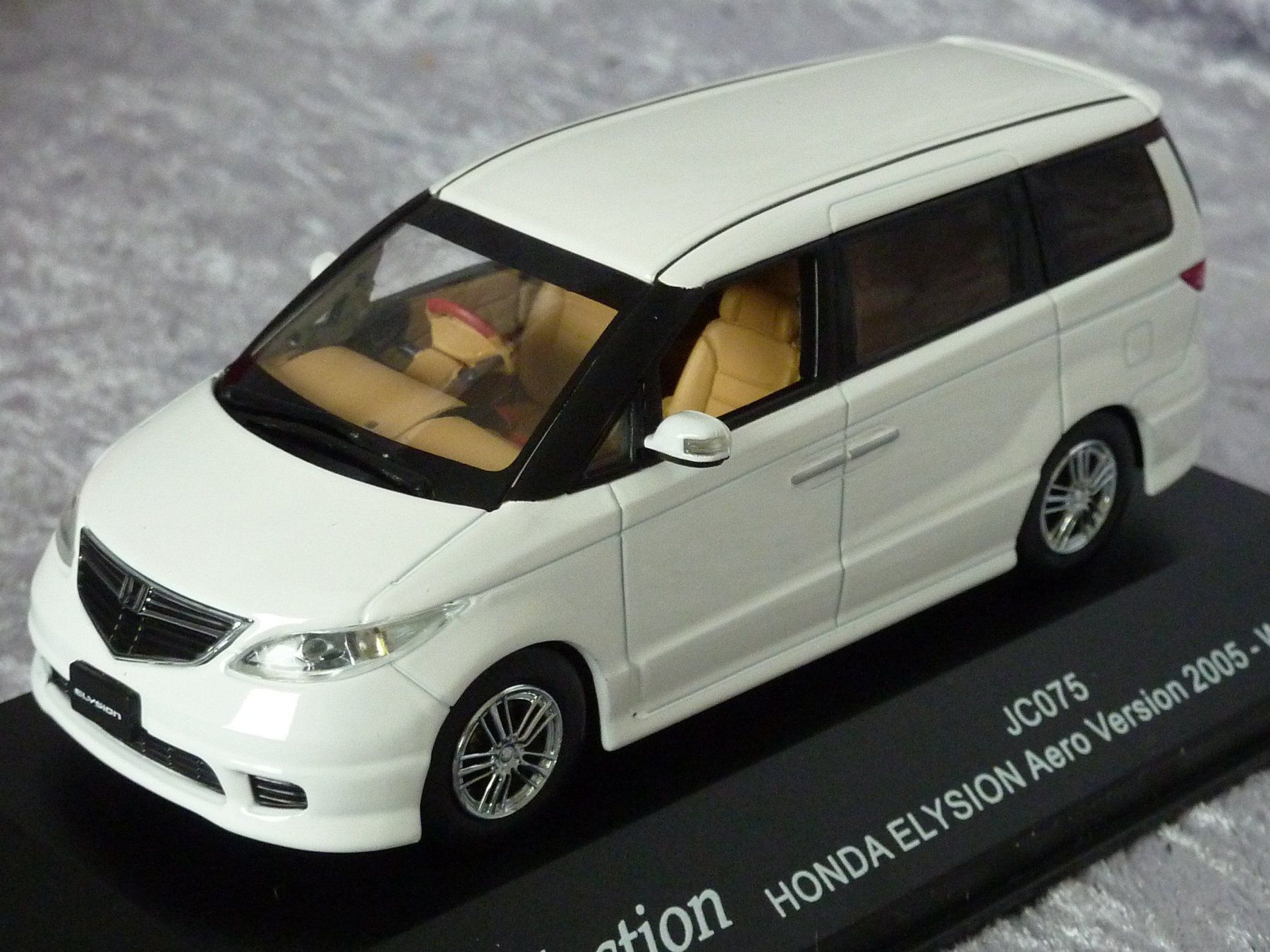 Honda Modellini d'auto: Honda Elysion 2005  1:43 – Nuovo e nell'imballaggio originale da Dürrenäsch venduto da modellautos4you 2