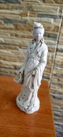 ANTIKE CHINESISCHE PORZELLAN FIGUR