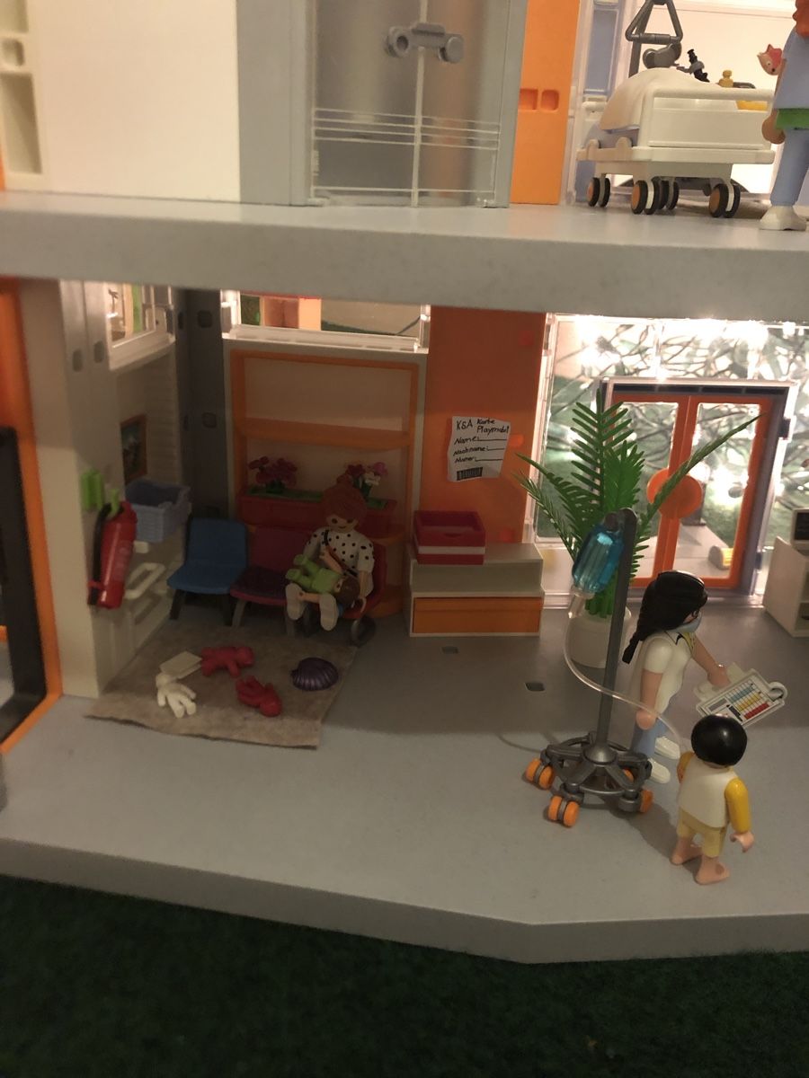 Playmobil Spielzeuge: Playmobil Krankenhaus – Gebraucht aus niederlenz von vino-kiki 6