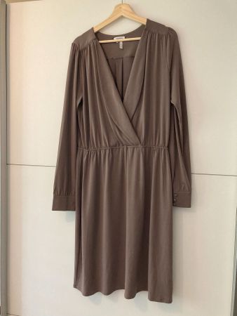 Robe (olive) Manoukian