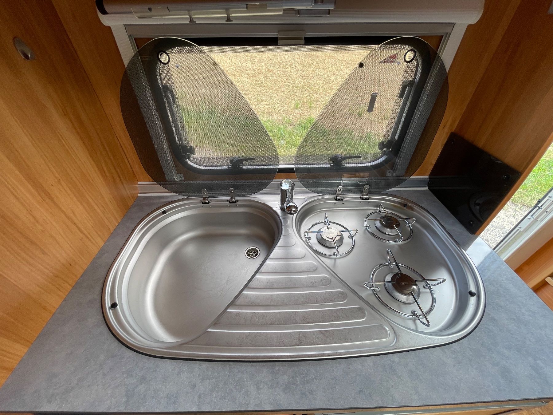 Bürstner Véhicules de camping: Bürstner Flipper 495 TK mit Etagenbett – D'occasion à Gachnang par hosti8547 6
