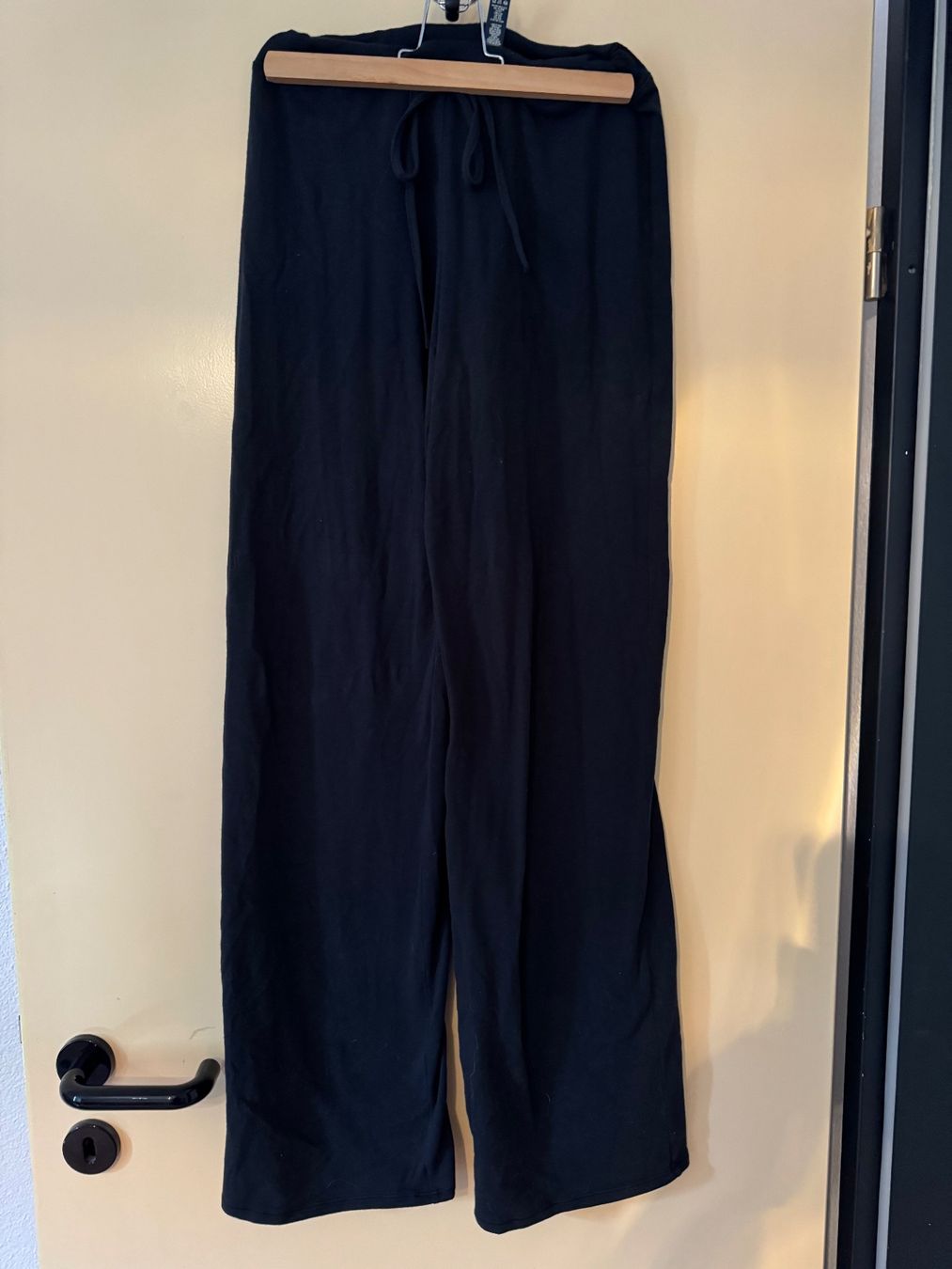 Skims Leggings: Skims flared leggins S – Usato da Lumino venduto da mar_9pn2