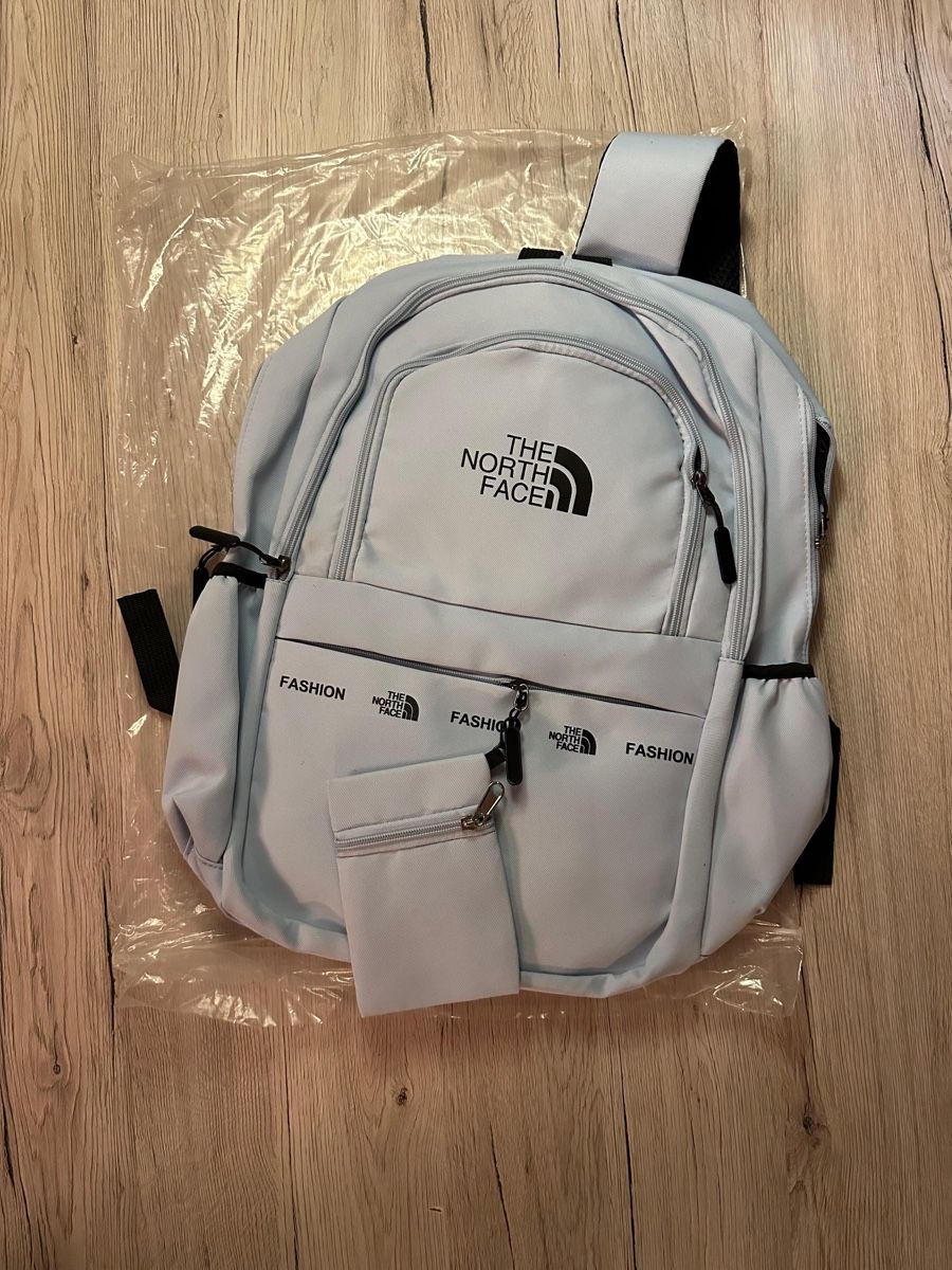 North Face Zaini: The North Face Rucksack – Nuovo (secondo la descrizione) da Basel venduto da pau_s6pv