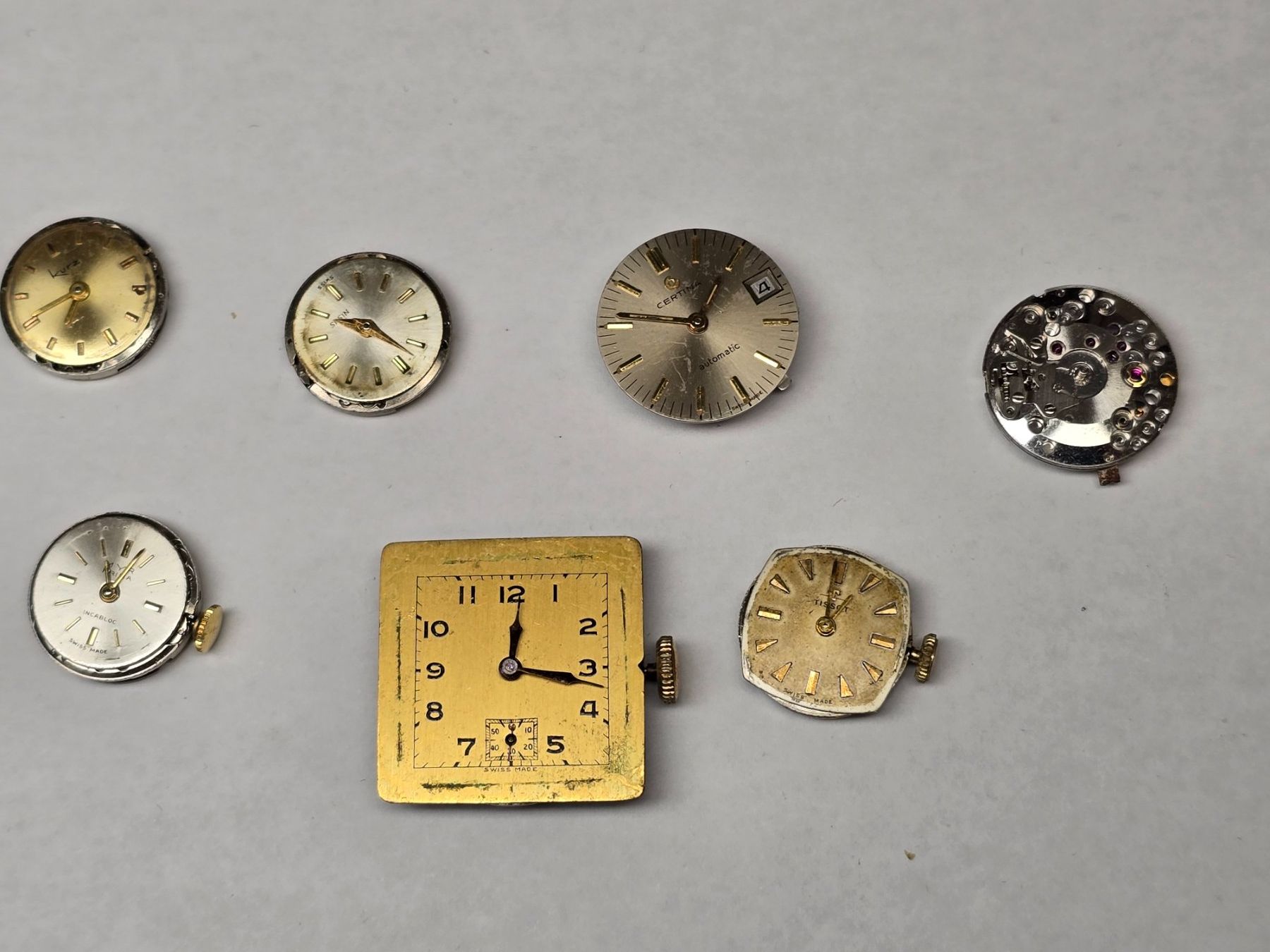 Orologi: Lot de 7 mouvements – Difettoso da Tramelan venduto da Nirdan