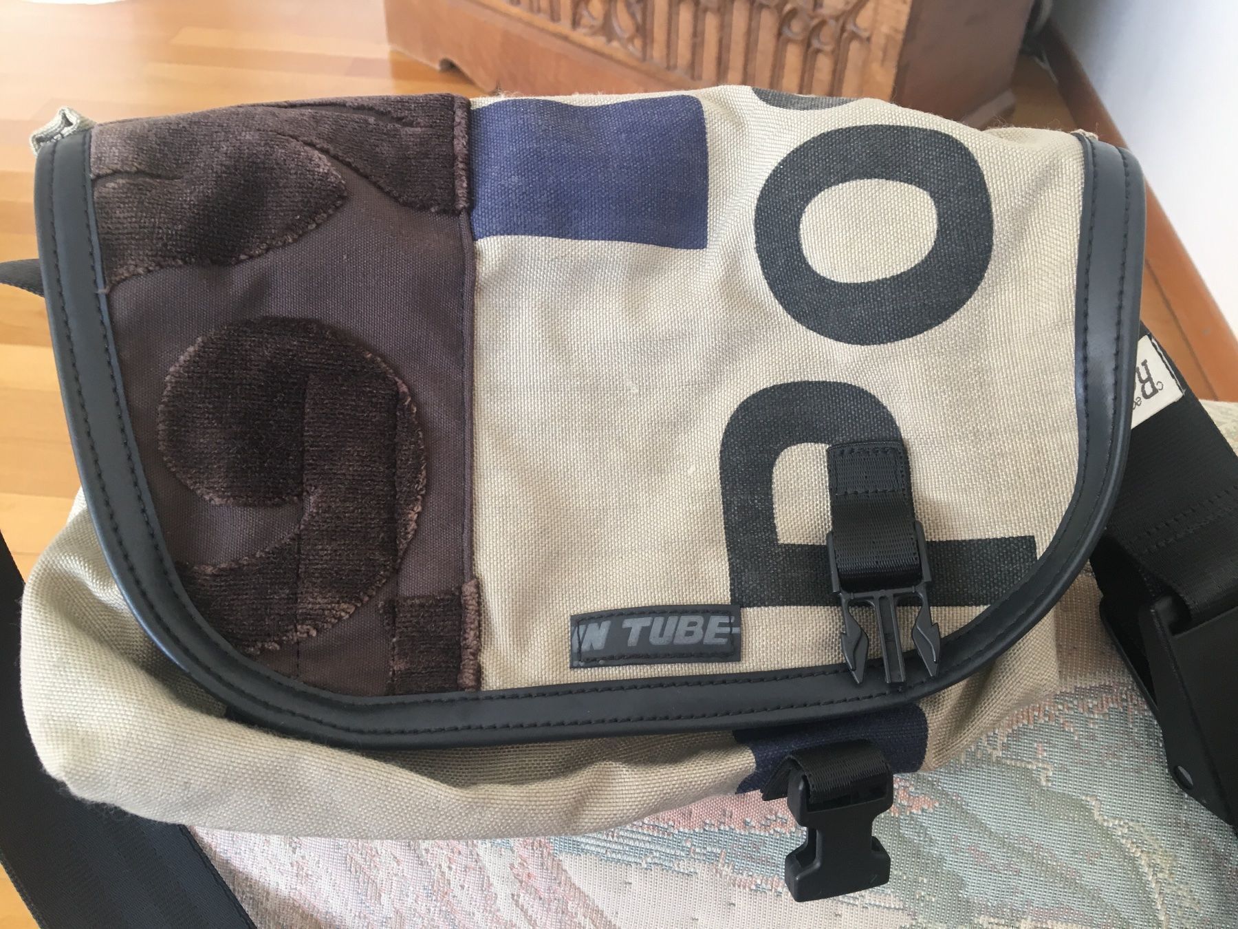 Taschen für Damen: Tasche – Gebraucht aus Kriens von cha_5yhb 1