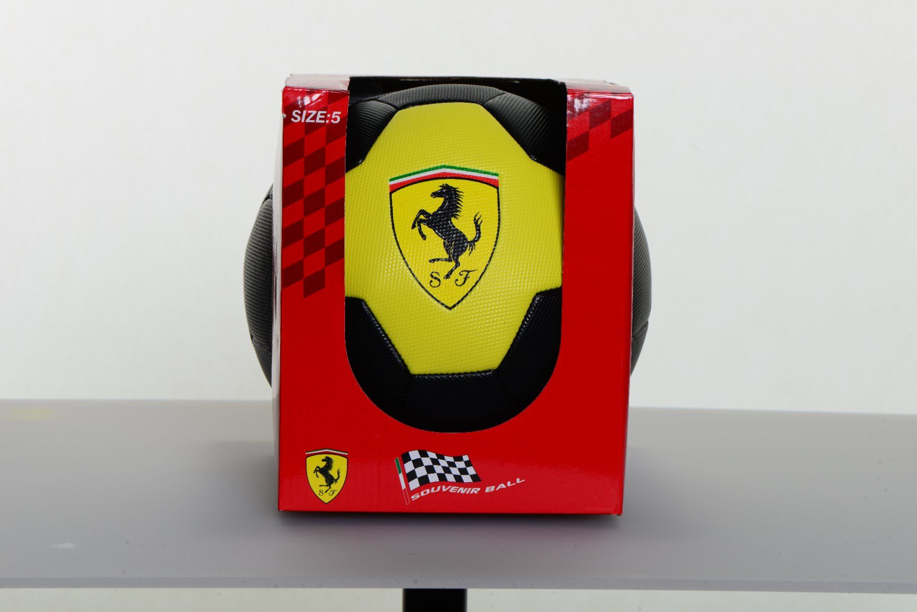 Bälle: Ferrari Fussball schwarz/gelb – Neu und originalverpackt aus Samstagern von gilido01 1