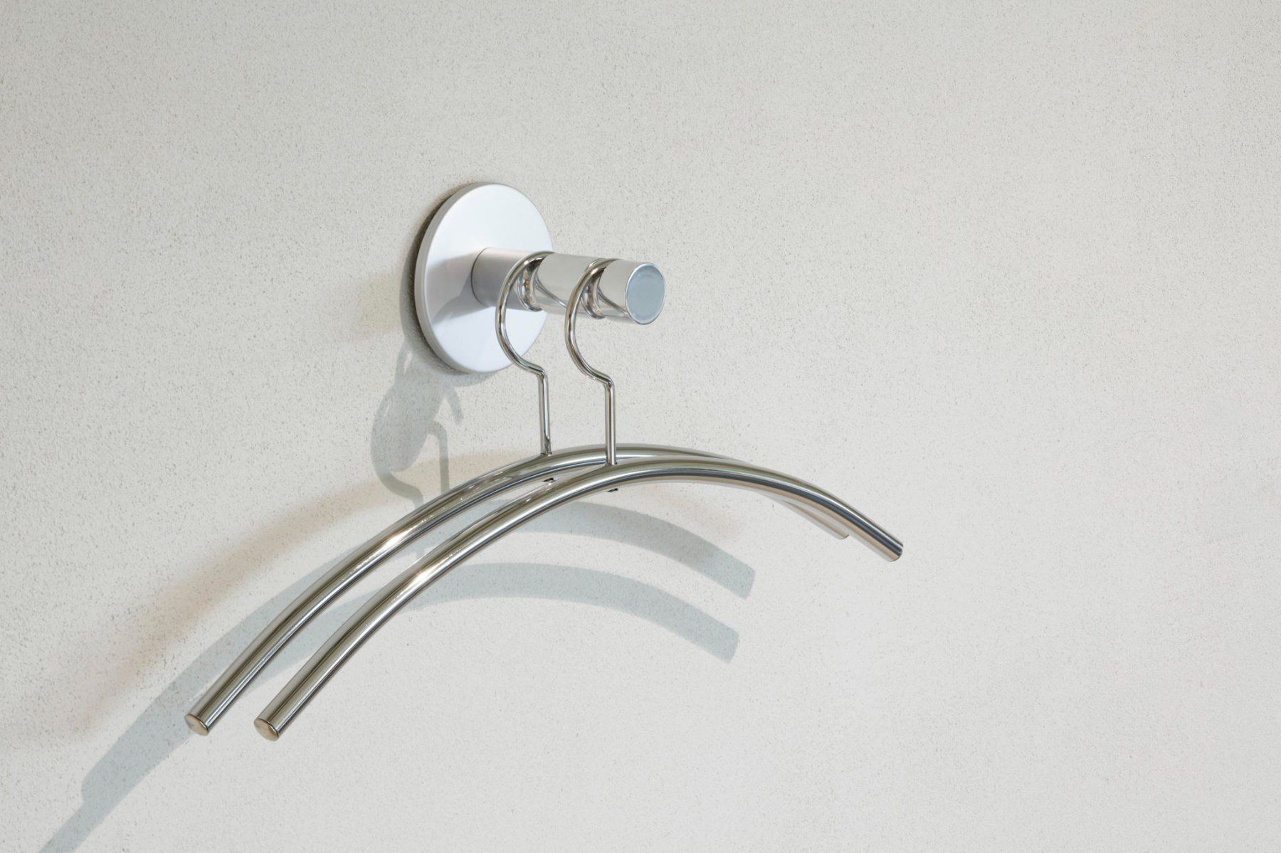 Kleiderbügel: KLEIDERBÜGEL CHROME DESIGNERSTÜCK VON CASCANDO – Neu (gemäss Beschreibung) aus Winterthur von dennisalexander 8