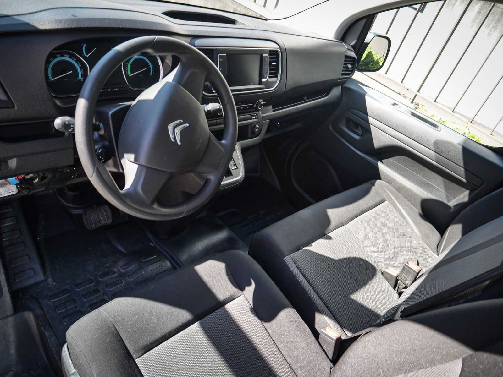 Citroën Nutzfahrzeuge: CITROEN e-Jumpy M Swiss Edition 75kWh (Plattform) – Neu und originalverpackt aus Wangen an der Aare von ArivaGmbH 8