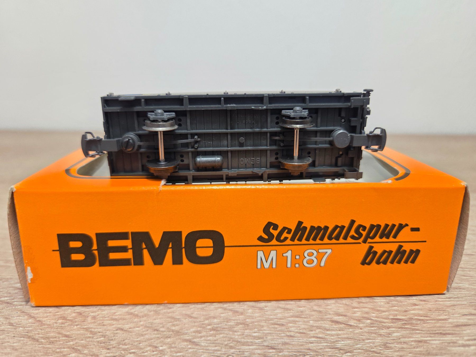 Bemo Modelleisenbahnen: Bemo 2263 Niederbordwagen RhB H0m – Gebraucht aus St-Aubin-Sauges von Lo_Go 4