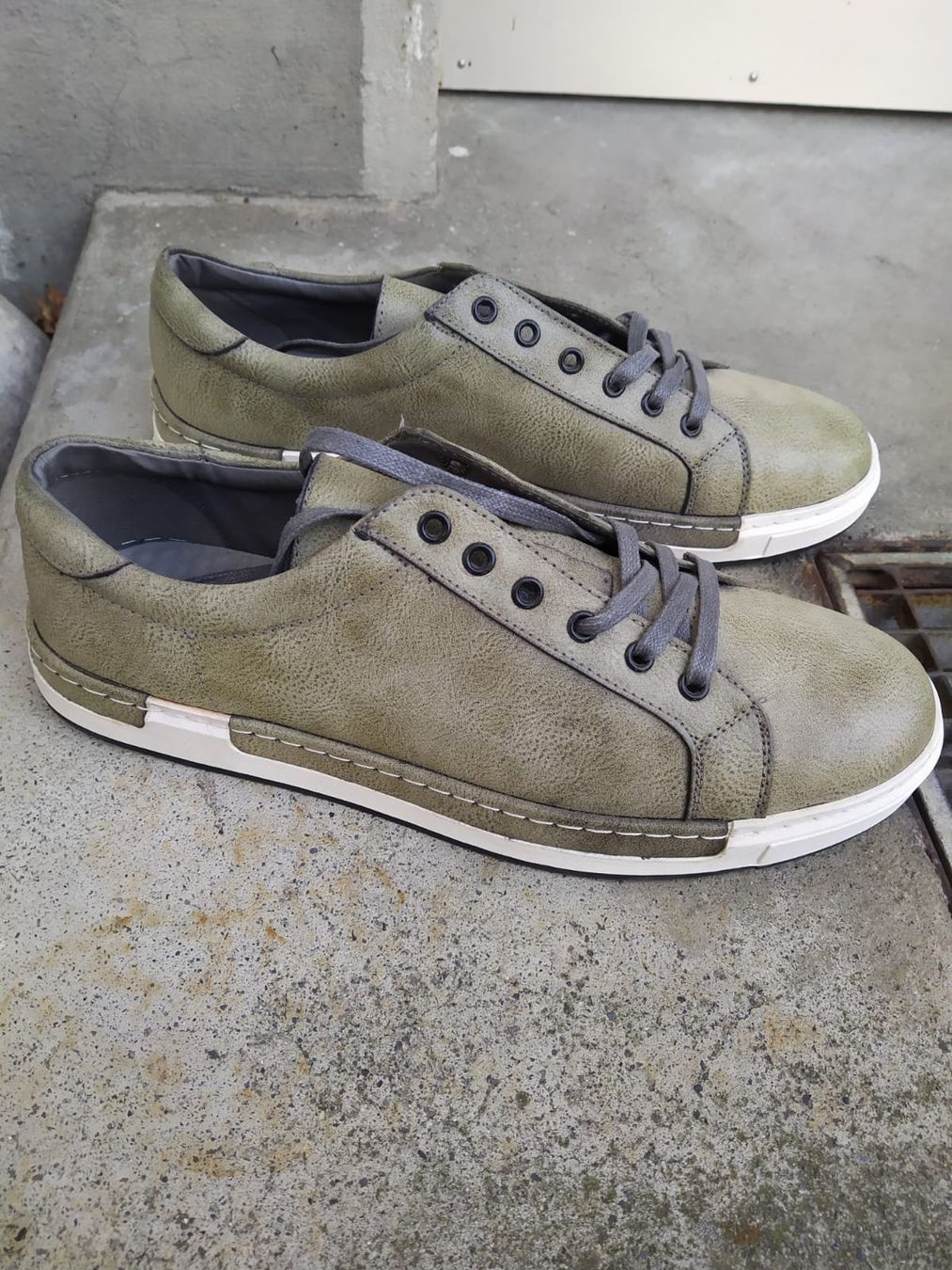 Herrenschuhe: Herren Sneaker Low Schnürschuhe Leder GR. 47 – Neu (gemäss Beschreibung) aus Koppigen von connect1