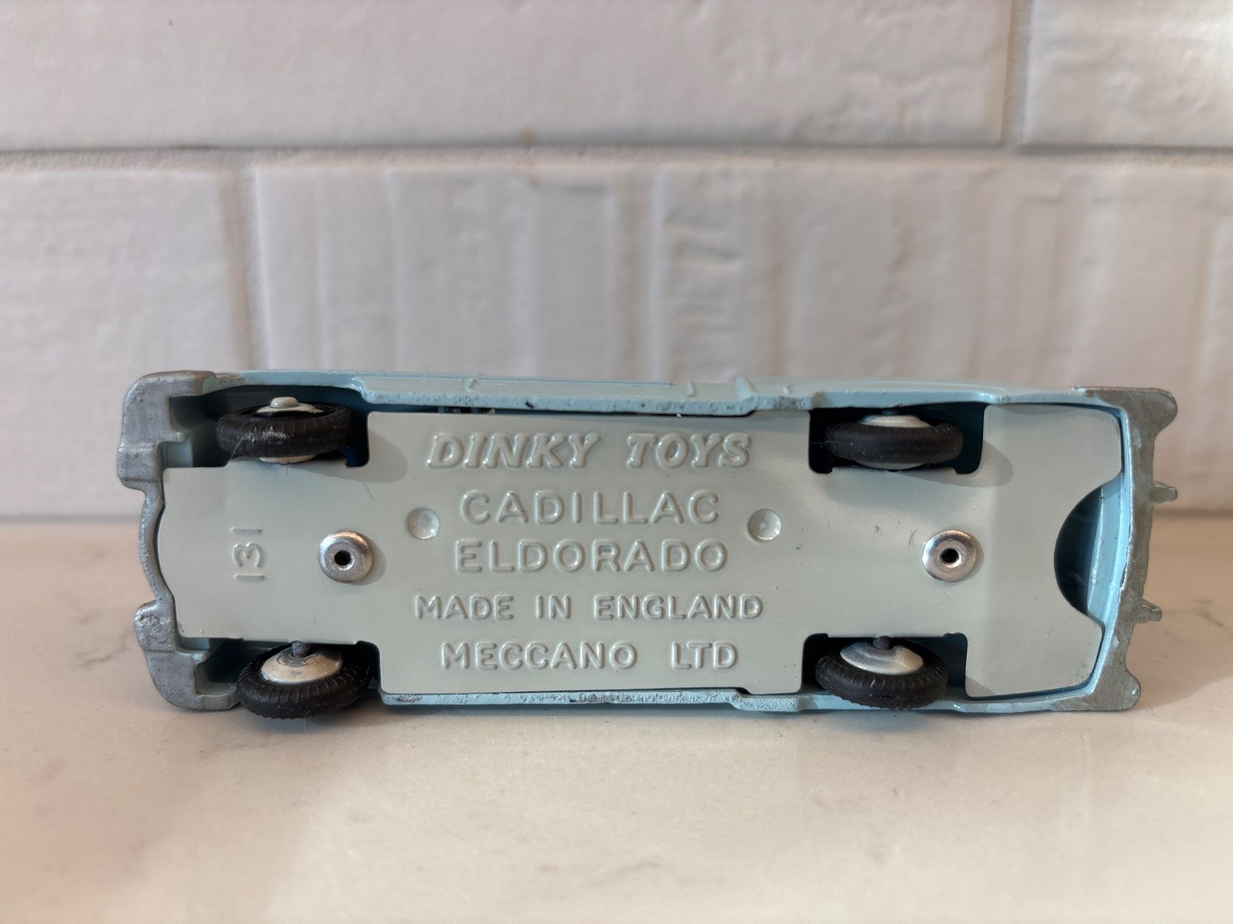 Dinky Toys Modellautos: Dinky Toys Cadillac Eldorado bleu clair 1/43 – Gebraucht aus Gollion von Hampton 2