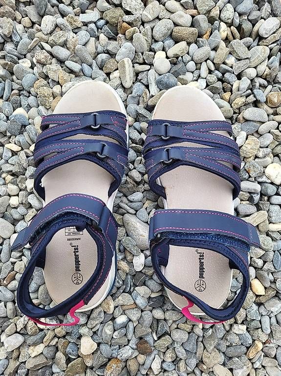 Chaussures filles: Sandalen Grösse 37 – D'occasion à Thun par t_h_cl6d