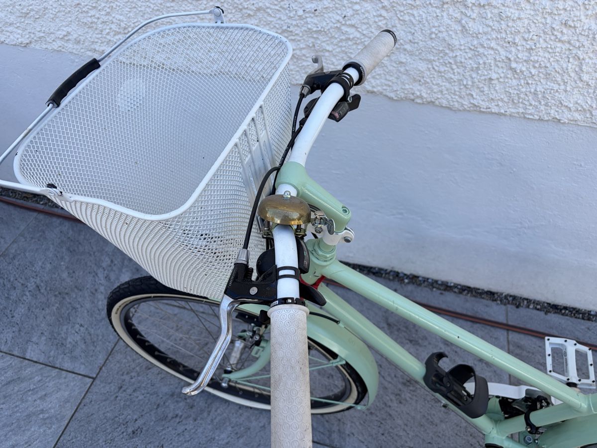 Velos: Damenvelo mintgrün mit Korb  – Gebraucht aus Oberweningen von Nancy86 1