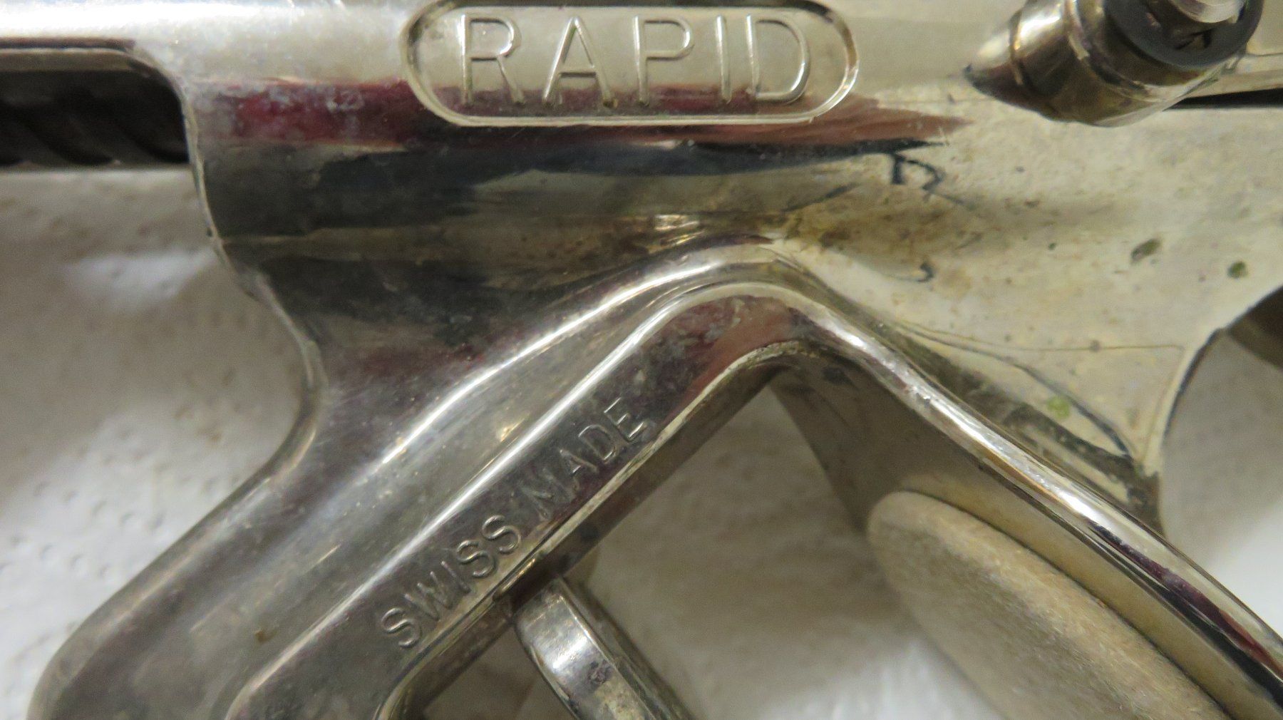 Rapid Apribottiglie & Tappi per chiusura: Korkenzieher Tischmodell Marke RAPID Swiss made – Usato da Wetzikon ZH venduto da morda1954 5